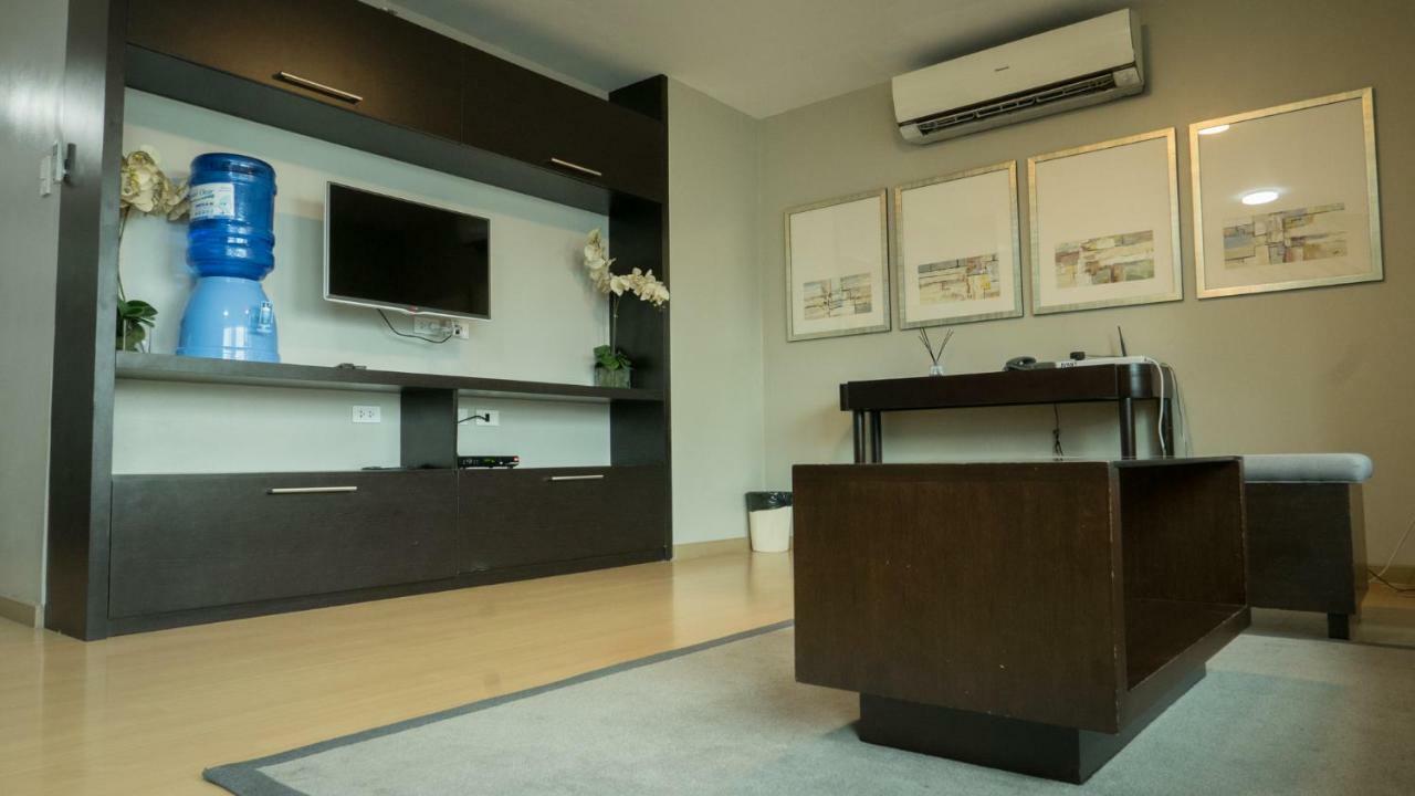Avant Serviced Suites - Personal Concierge Manila Eksteriør billede